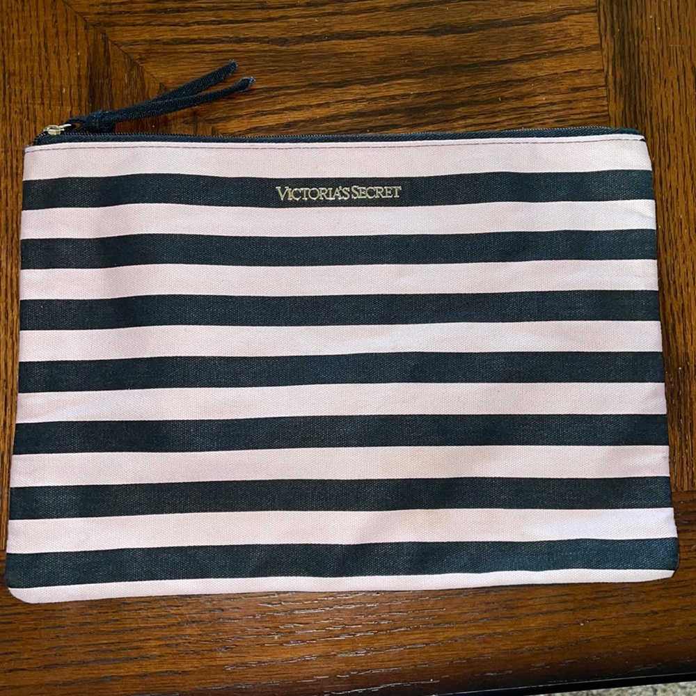 Victoria’s Secret Pouch
